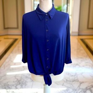 Nygard blue button down blouse sz 1X quarter roll tab sleeves tie front spandex